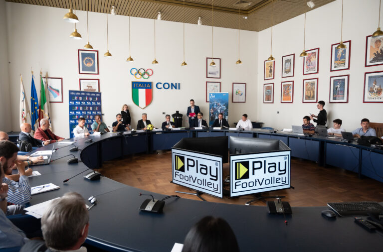 Presentazione al Coni:
Presentazione alla stampa del tour nazionale della Playfootvolley. Presenti Aldair e Max Tonetto