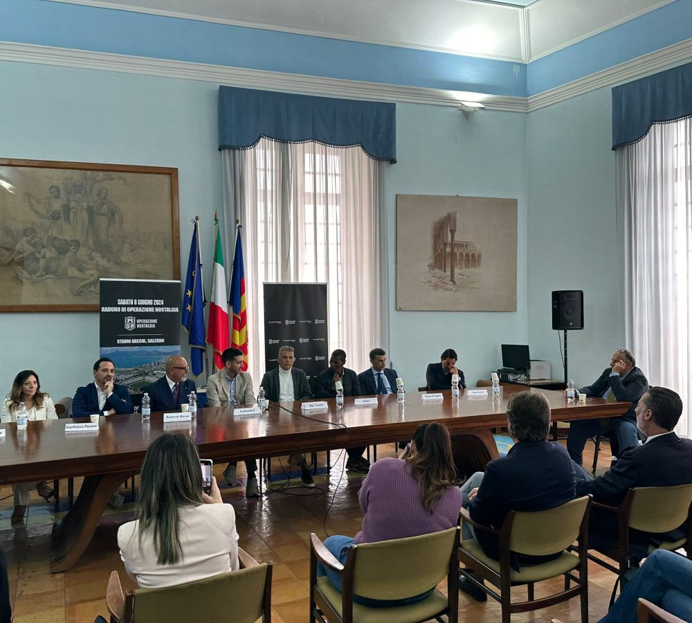 Comune di Salerno - Conferenza stampa esibizione calcio (operazione nostalgia)